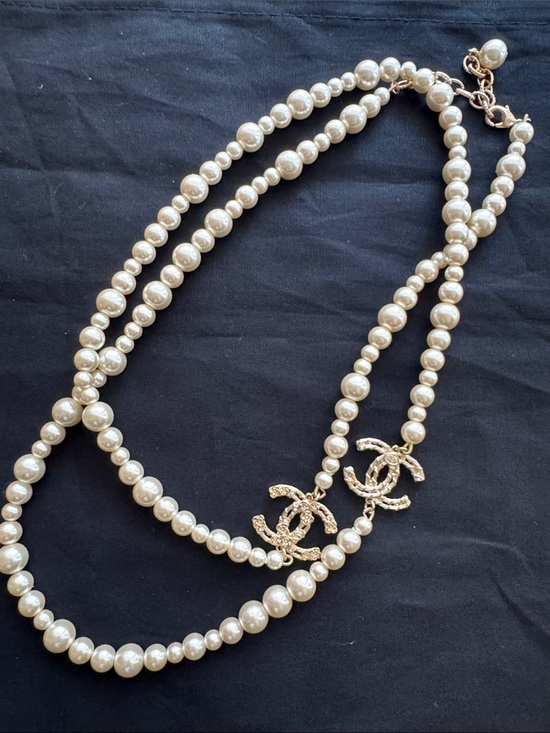 Jewelry - CC classic Iconic Pearl Elegance long necklace